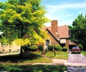 colonial revival cottage